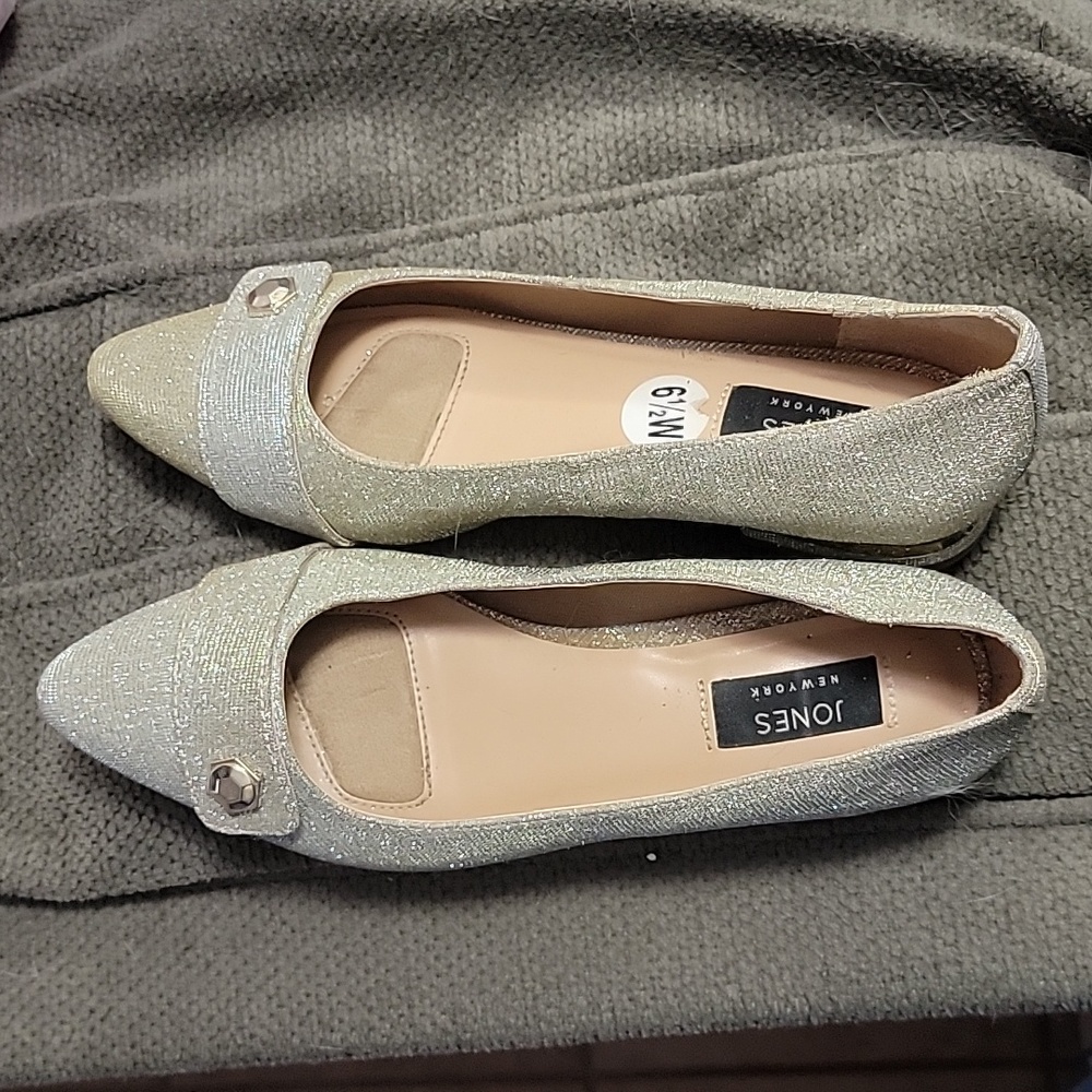 Jones New York Flats